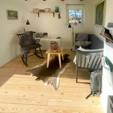 בית נופש Sheena's In The Heart Of Hammer Bakker